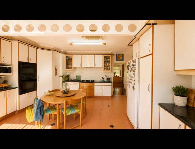 4 BEDROOM FREESTANDING FOR SALE IN SHERWOOD